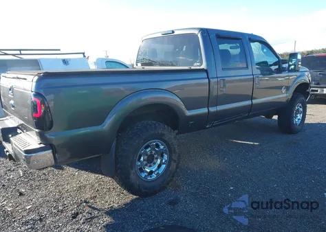 2015 Ford F-250 Xlt z USA, uszkodzony, nr VIN 1FT7W2BT6FEB92357